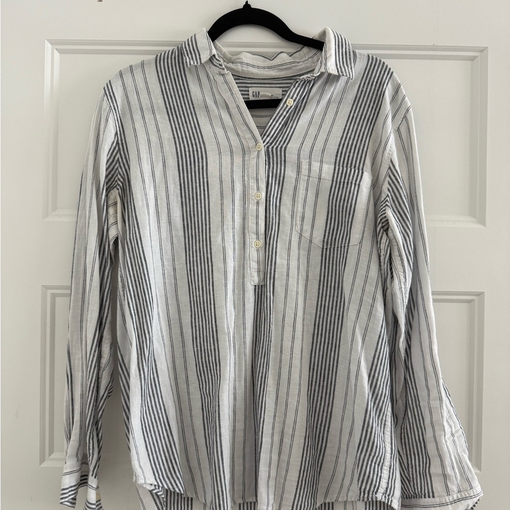 GAP B&W striped long sleeve linen button up (S)